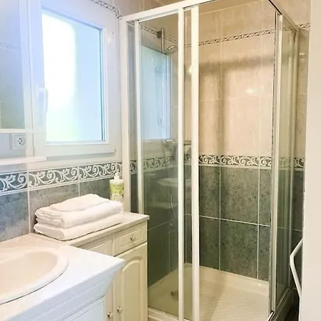 Дом отдыха Maison A 700m Du Port - Golden Key Сен-Вааст-ла-Уг